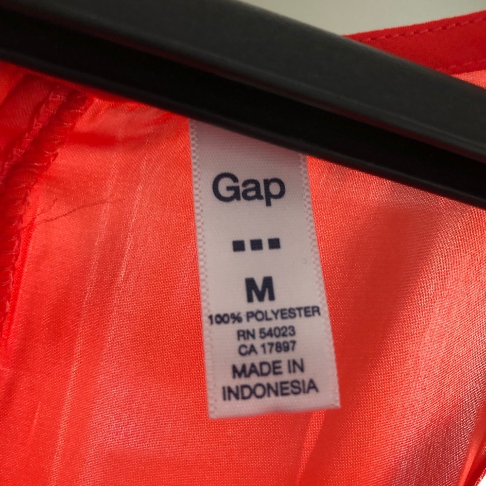 GAP Tank Top - Picture 2 of 2